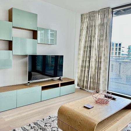Luxury 2 Bedroom 2 Bathroom Apartment - London City Airport 외부 사진