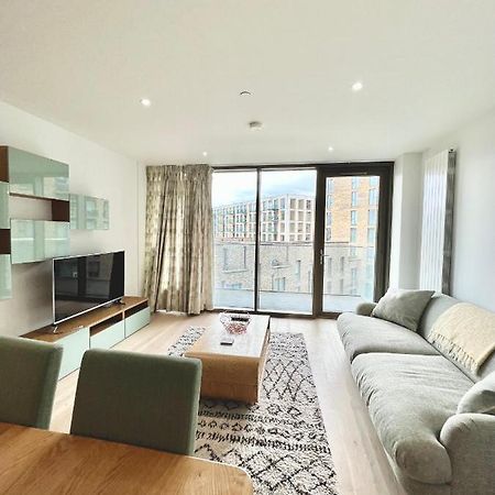 Luxury 2 Bedroom 2 Bathroom Apartment - London City Airport 외부 사진