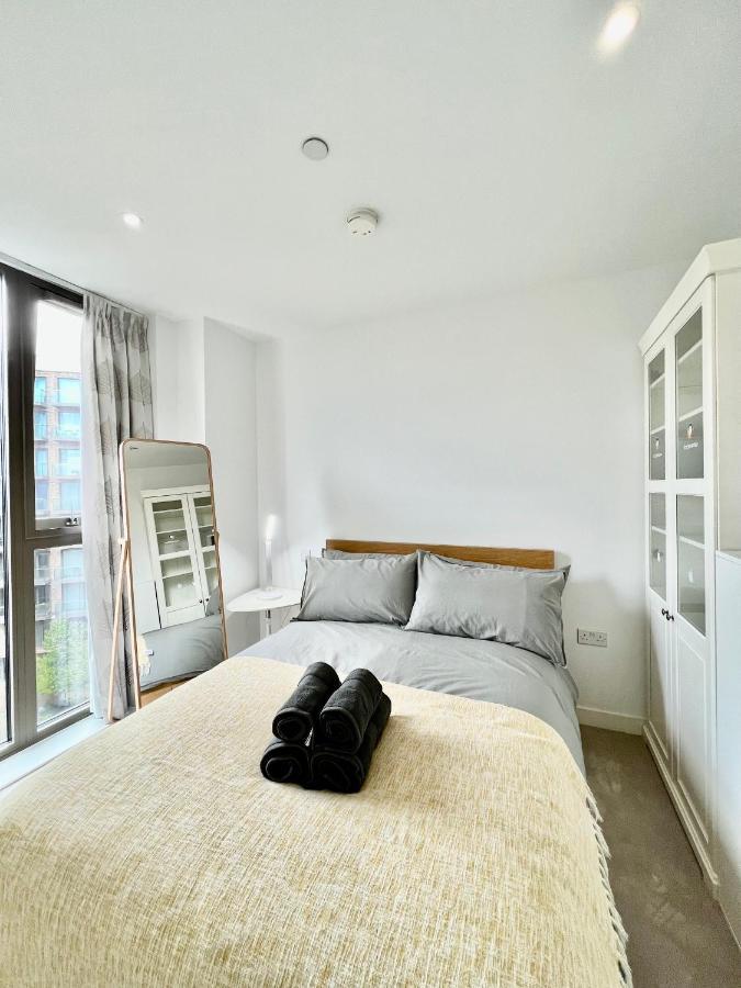 Luxury 2 Bedroom 2 Bathroom Apartment - London City Airport 외부 사진