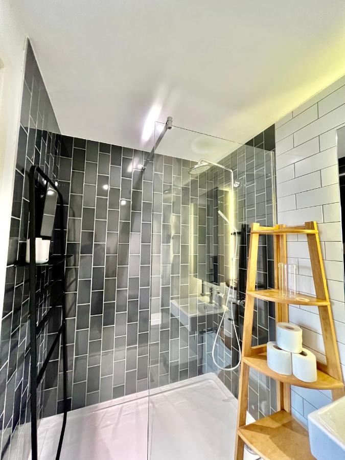 Luxury 2 Bedroom 2 Bathroom Apartment - London City Airport 외부 사진