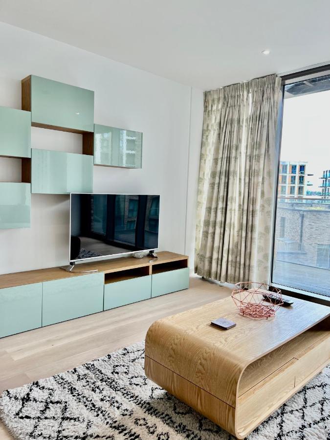 Luxury 2 Bedroom 2 Bathroom Apartment - London City Airport 외부 사진