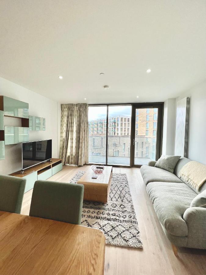Luxury 2 Bedroom 2 Bathroom Apartment - London City Airport 외부 사진