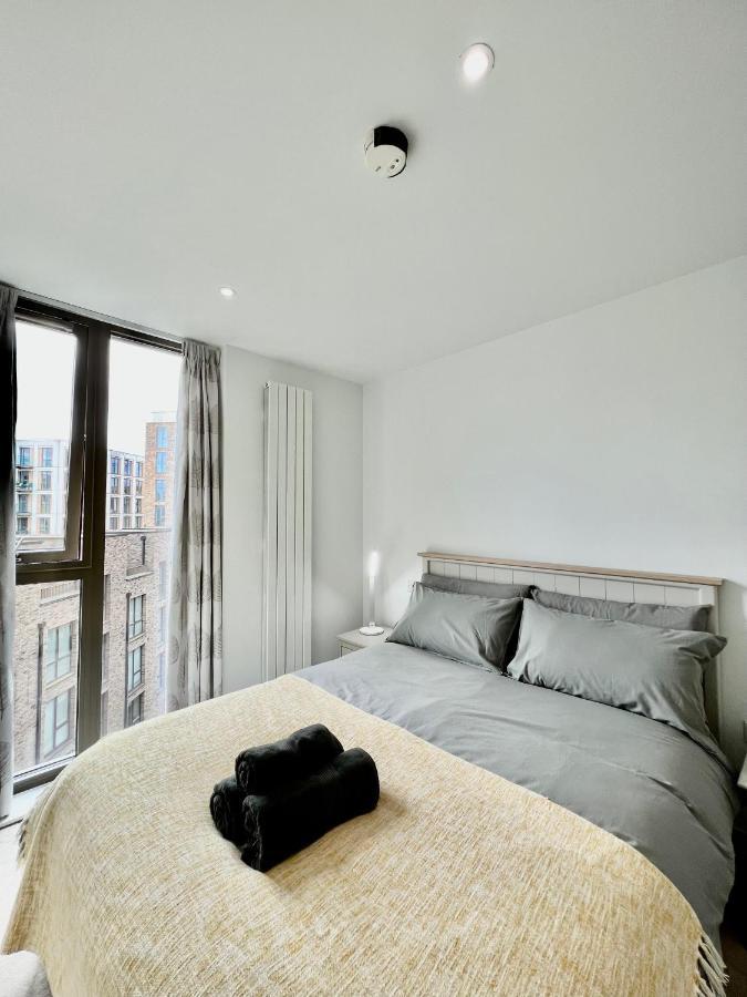 Luxury 2 Bedroom 2 Bathroom Apartment - London City Airport 외부 사진