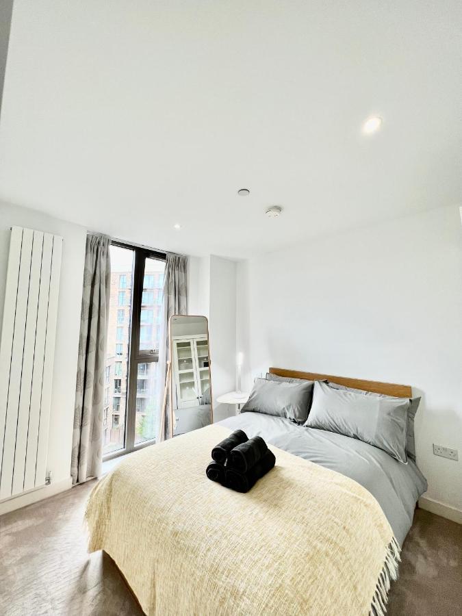 Luxury 2 Bedroom 2 Bathroom Apartment - London City Airport 외부 사진