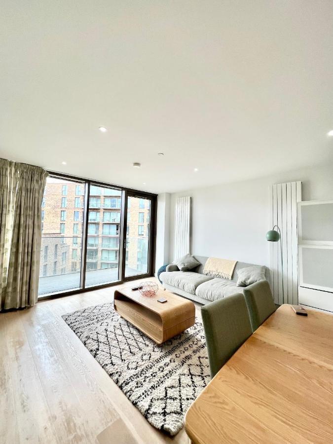 Luxury 2 Bedroom 2 Bathroom Apartment - London City Airport 외부 사진