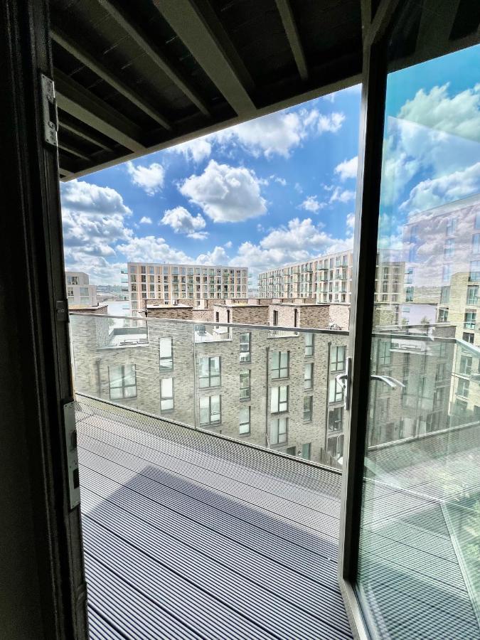 Luxury 2 Bedroom 2 Bathroom Apartment - London City Airport 외부 사진
